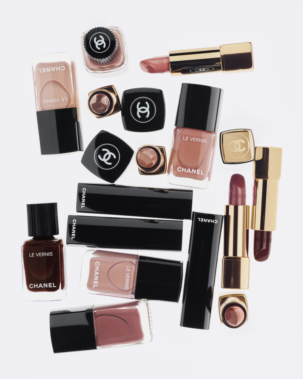Chanel Launched its Fall-Winter 2022 Makeup Collection! - Bahrain  Confidential